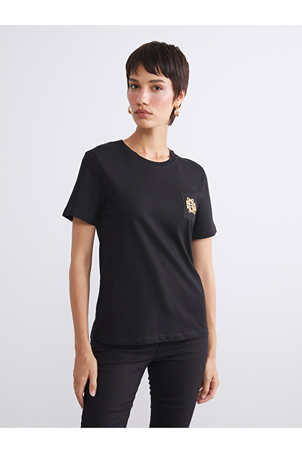 Esvab • Modern & Distinctive Zero Roba Collar Metal Ornament Detailed Women's T-Shirt