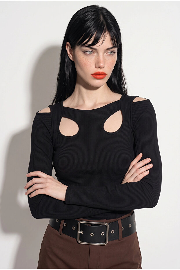 Cut Out Detaylı Body