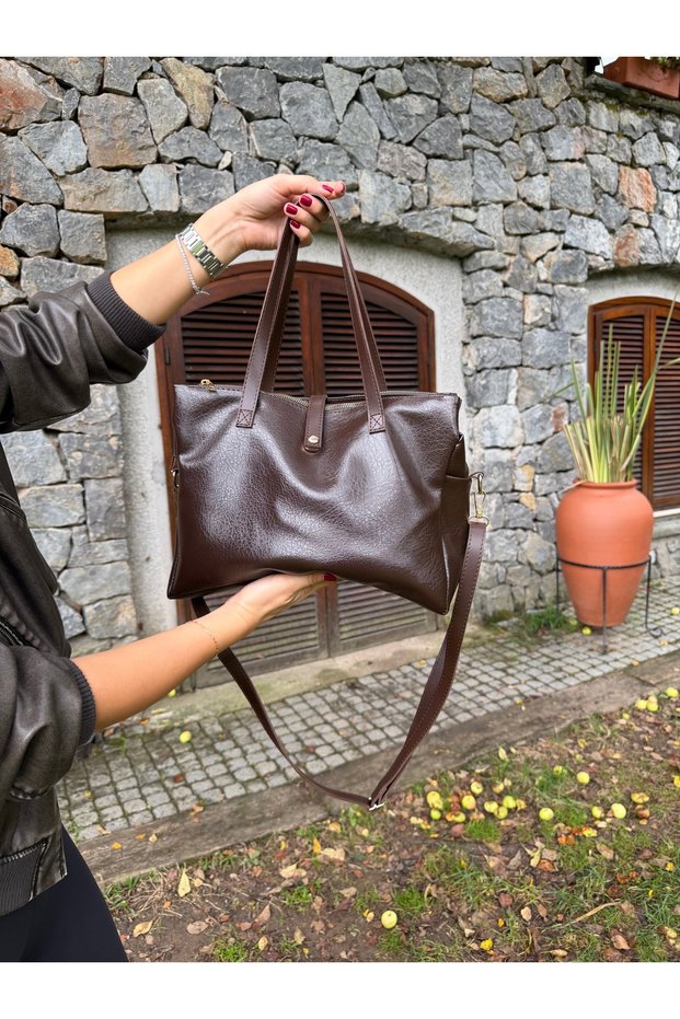 Large Size Women's Hand and Shoulder Bag with Three Compartments and Zipper Closure