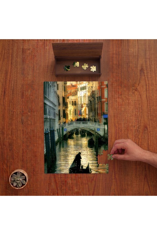 Venice - Bridge - Sandal Design 240 Piece Wooden Puzzle in Wooden Box Pd00094