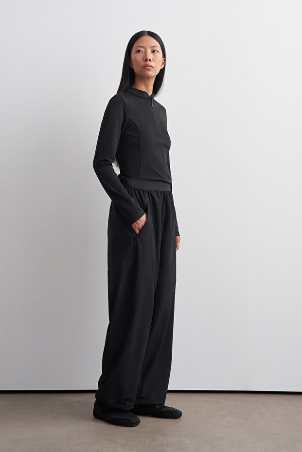 Barrel Elastic Cuff Air Technical Trousers Black