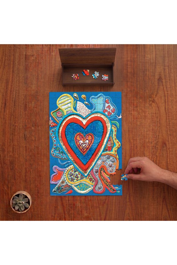 Red and Blue Design 240 Piece Wooden Puzzle in a Wooden Box Pd00485