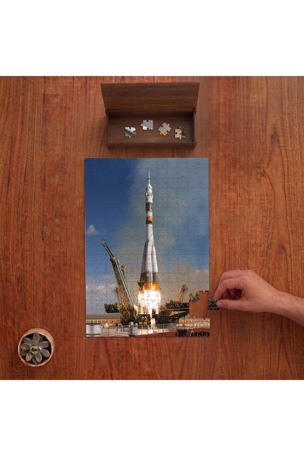 Space-Flight Missile Design 240 Piece Wooden Puzzle in Wooden Box Pd00711