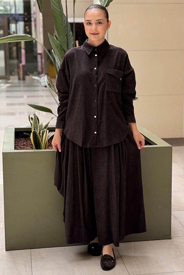 Venus Set with Front Single Pocket Detail and Bag Pocket Detail on the Trousers