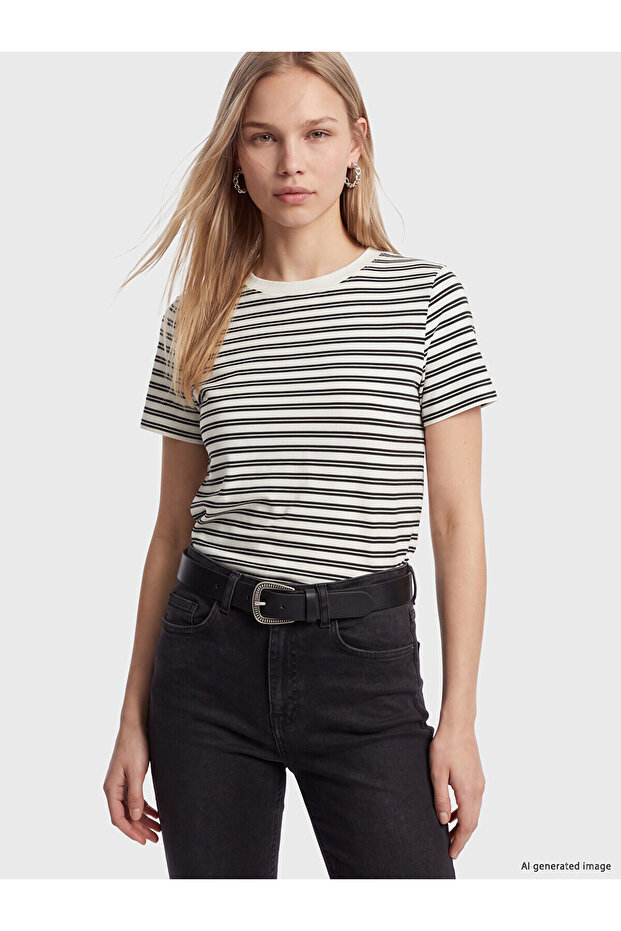 Two Mt Shop Quality Lcw Vision Black Interlock Striped Narrow & Slim Short Sleeve Women's T-Shirt