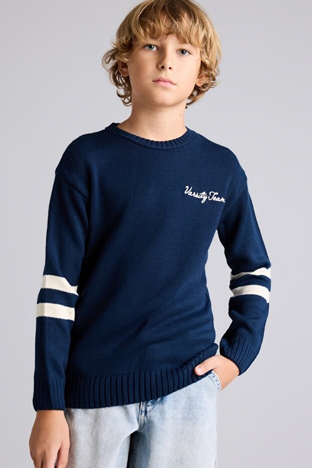Oversize Crew Neck Sleeves Striped Embroidered Knitwear Sweater for Boys I2017A826Wn