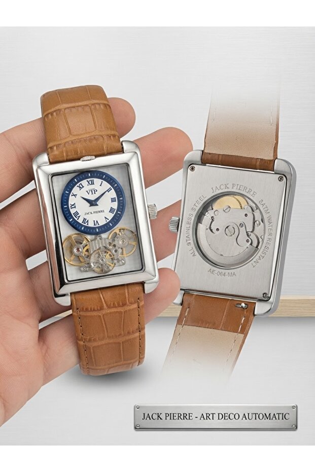 Men's Watch Has an Automatic Look