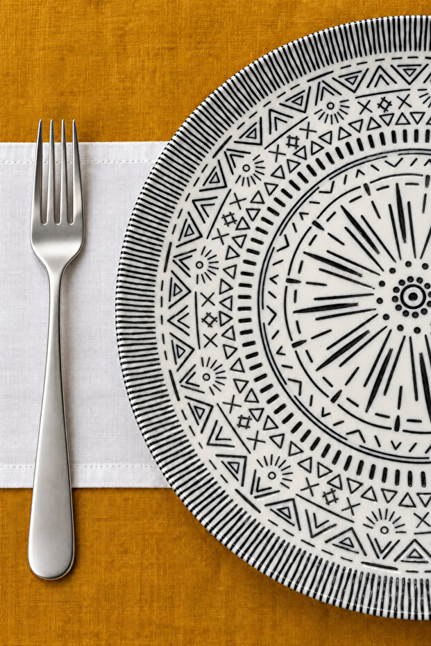 Linear 27 cm Set of 2 Porcelain Serving Plates