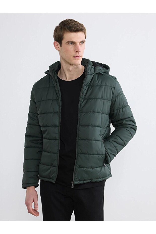 Standard Fit Hooded Men's Puffer Jacket (W6)