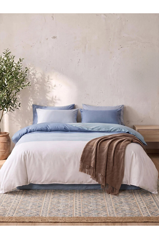 4-Piece Polyester Quilt Cover Comforter Set - Light Blue, 180x220cm