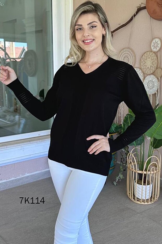 V-Neck Openwork Knitwear Blouse 7K114