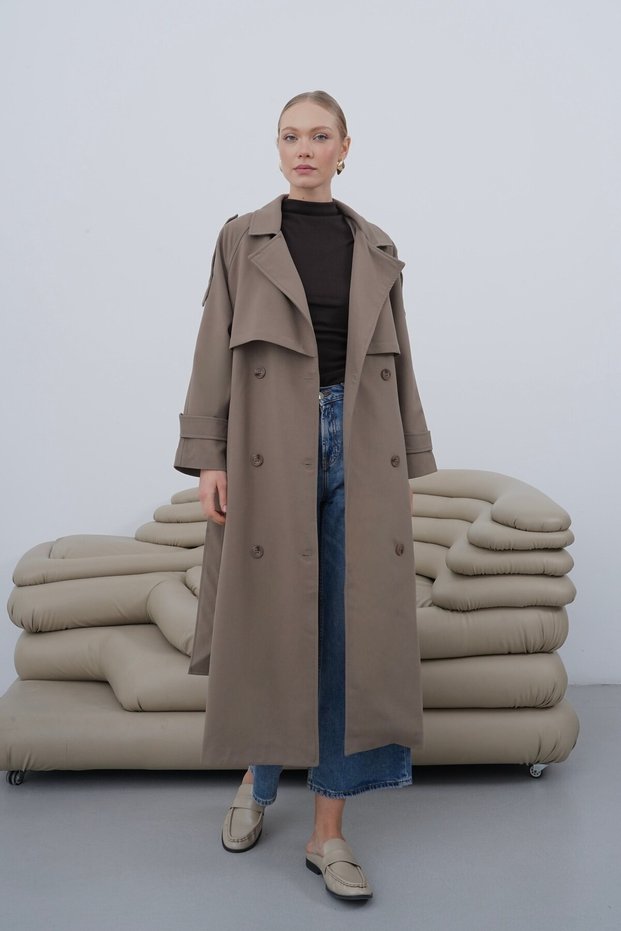 Women's Oversized Double-Breasted Collar Long Trench Coat with Sleeve Epaulettes and Lining Detail
