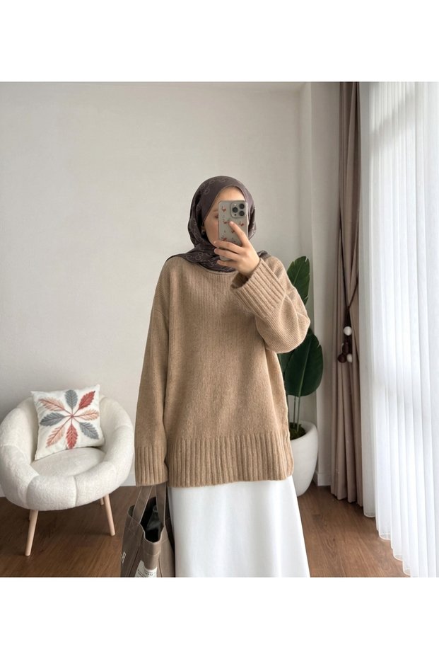 Women's Oversize Crew Neck Hijab Sweater - Camel