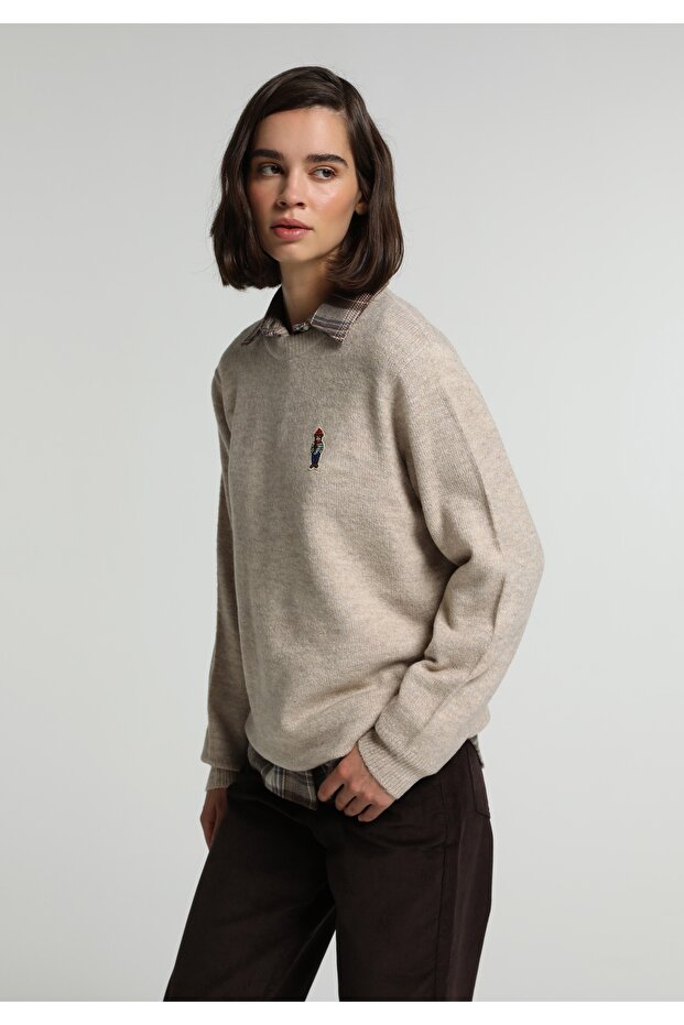 Regular Fit Round Neck Embroidered Women's Beige Sweater