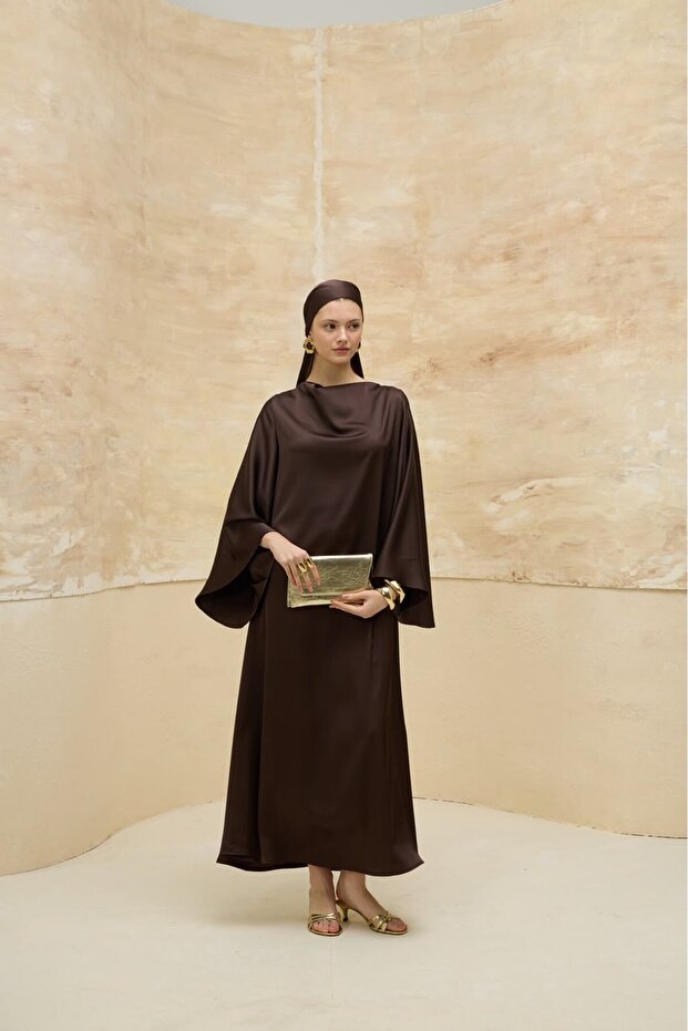 Women's Degaje Collar Bat Sleeve Satin Dress