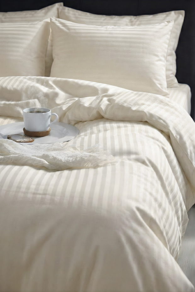 Double Cotton - Satin 210 Tc (83 Thread) Striped Duvet Cover Set Ecru
