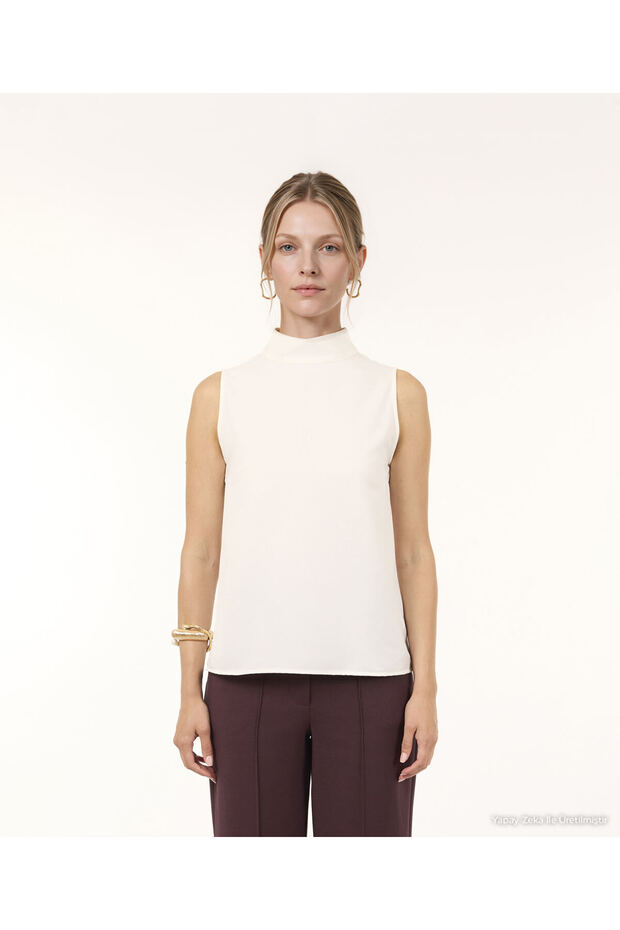 Regular Half Turtleneck Sleeveless Blouse