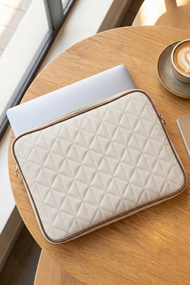 Gk67 MacBook Air Pro 13 & 13.3 Inch Laptop Case Quilted Long Strap Liquid Resistant Fabric Kum