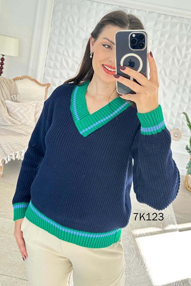 V-Neck Knitwear Blouse 7K123