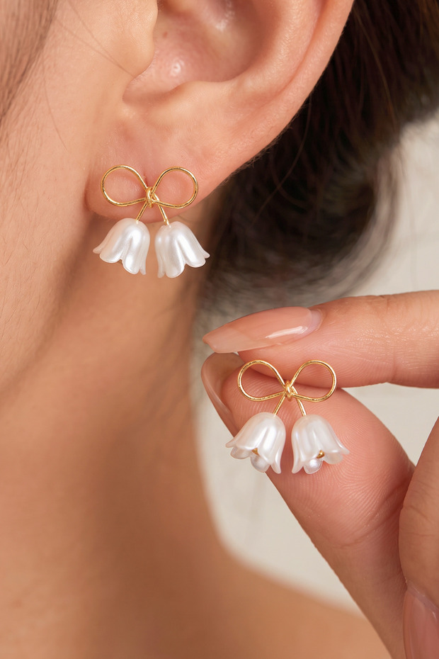 Women's Ribbon Detailed Flower Earrings