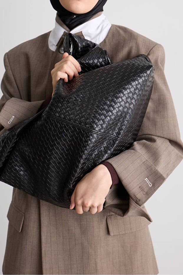 Soho Tresse Shoulder Bag