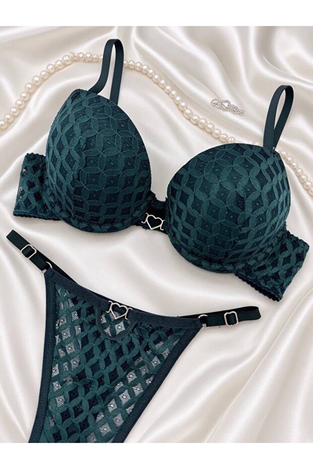 Supportive Bra Set with Heart Detail in the Middle