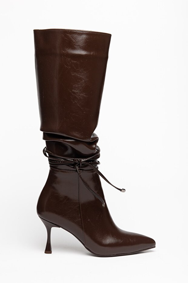 Women's Thin Heeled Boots Brown Gathered Pointed Toe with Piping Accessories