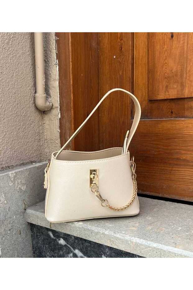 Women's Chain Detailed Covered Hand and Shoulder Bag