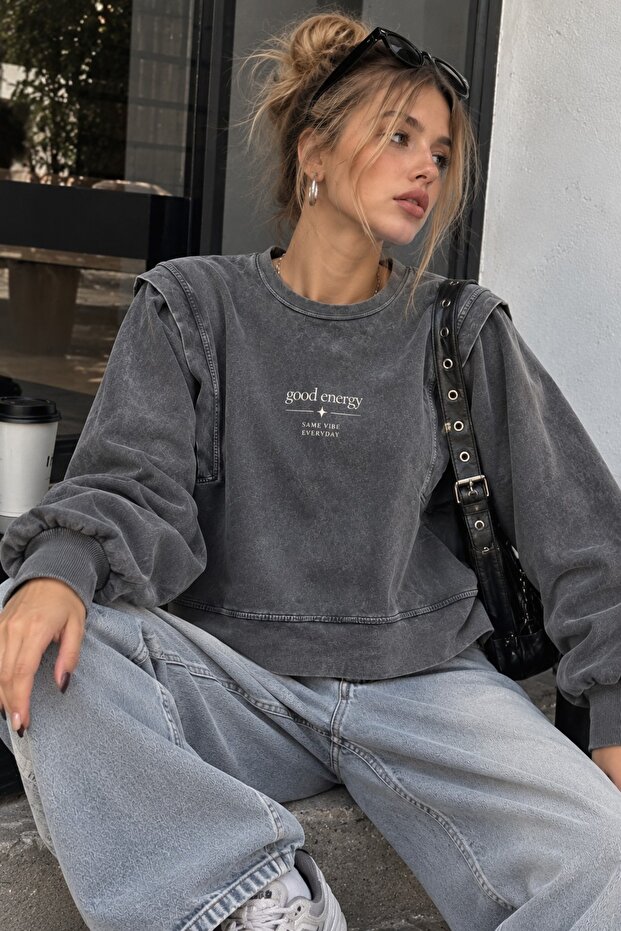 Good Energy Retro Style Washable Sweatshirt with Shoulder Detail