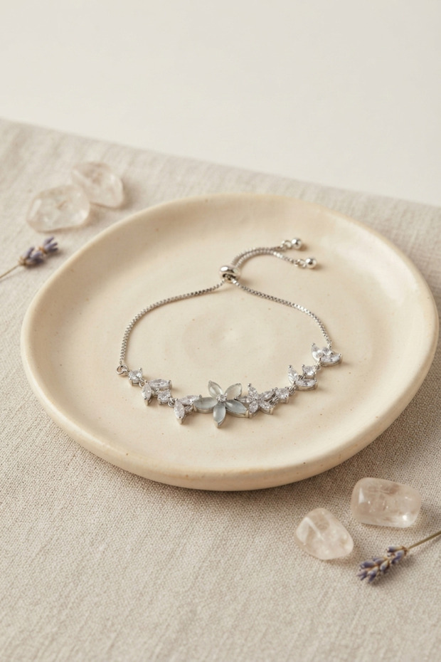 Silver Color Zircon Stone Brass Pearlescent Flower Model Elevator Bracelet