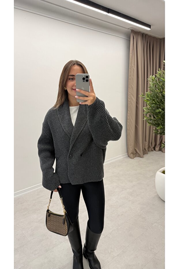 Double Breasted Collar Buttoned Cardigan