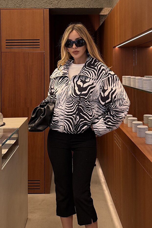 High Collar Zebra Pattern Jacket - 509450