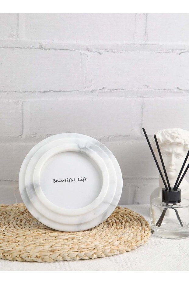 Tabletop Photo Frames With Outer Frame White outer frame size: Dia16.5 cm for photo size: Dia 20 x2