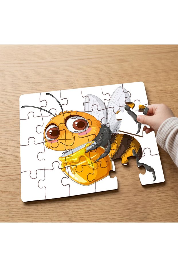 24 Piece Wooden Children's Puzzle with Beautiful Bee Design Holding a Honeycomb Mpk0346