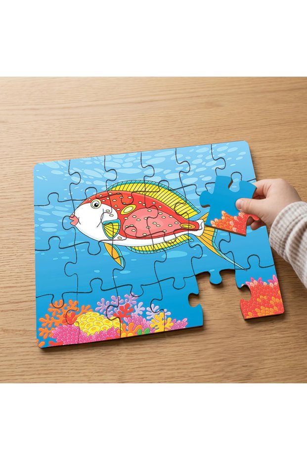 24 Piece Wooden Children's Puzzle with Red Fish Design on the Submarine Mpk0308