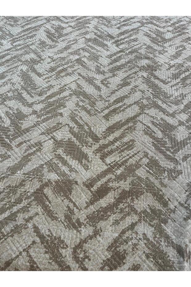 The 6 m2 non-elastic embossed carpet cover has an extra hem allowance of 200*300 dimensions.