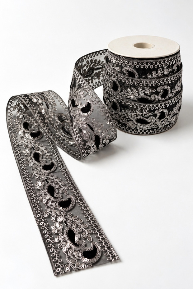 Embroidered Velvet Detailed Ethnic Ribbon Lace [1 Meter]
