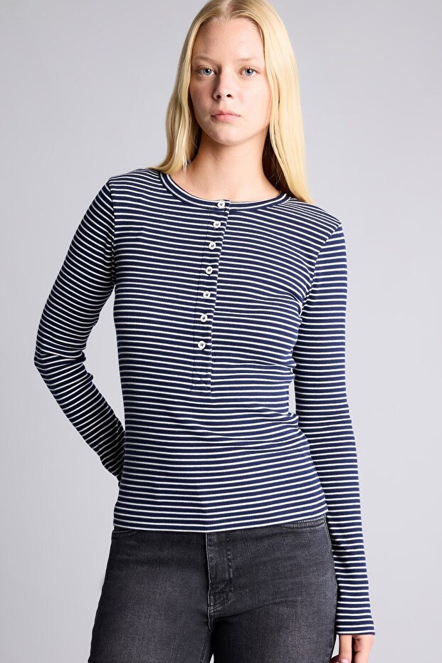 Striped Buttoned Fitted Ribbed Camisole Henley Collar Long Sleeve T-Shirt I8073Ax26Au