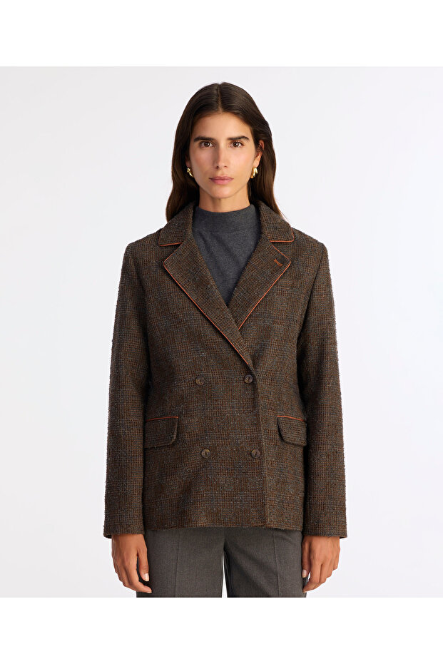 Tailored Swallow Collar Long Sleeve Jacket