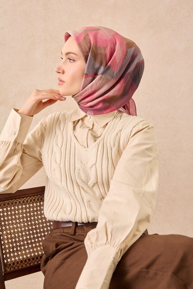 Velora Scarf Watercolor Dark Pink