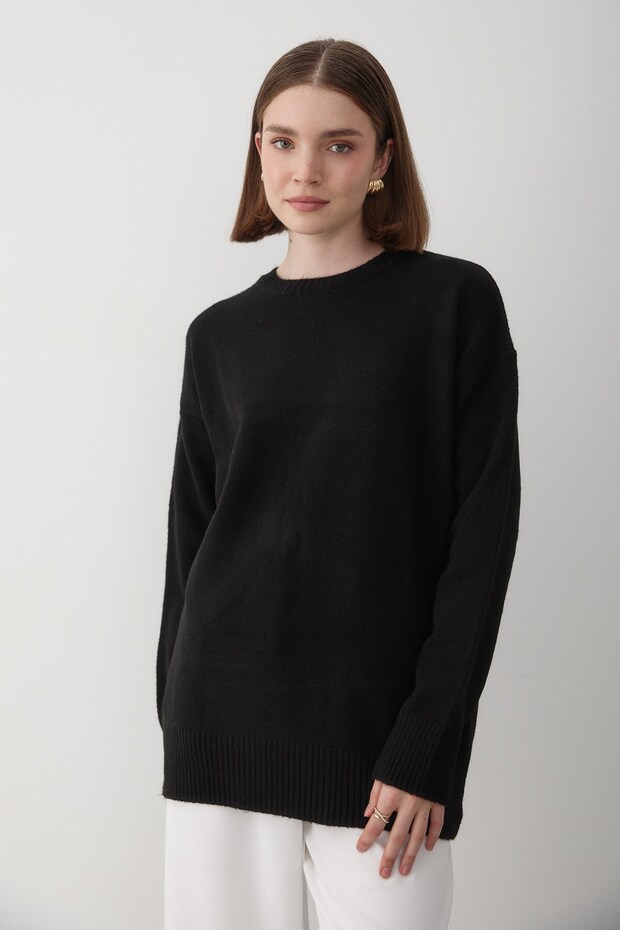 Women's Black Crew Neck Oversize Knitwear Sweater