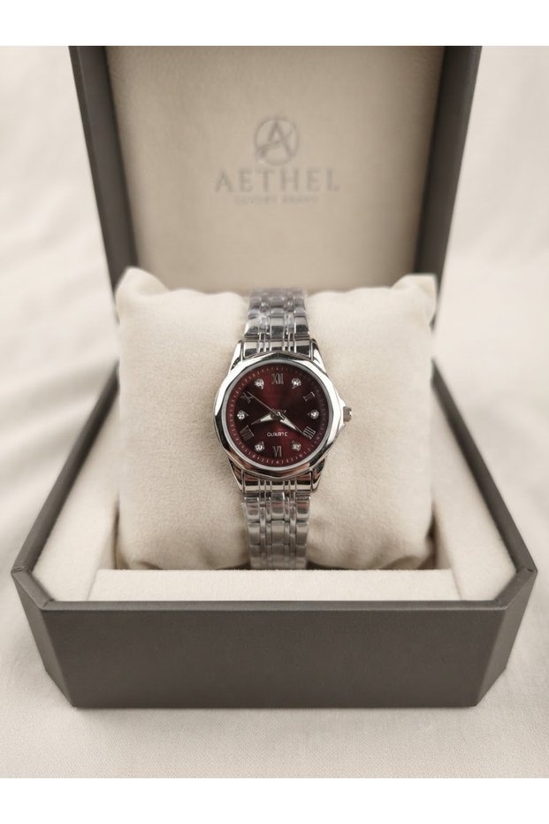 New Season Women's Wristwatch with Cut Glass