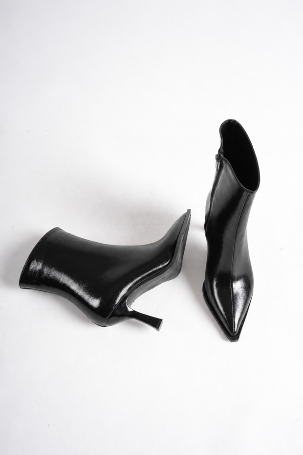 Women's Patent Leather Black Pointed Toe Thin Heeled Stylish Daily Winter Boots (9cm)