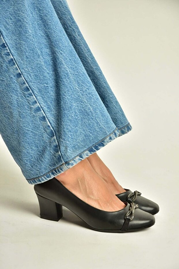 Z820851009 Black Thick Heeled Women's Shoes
