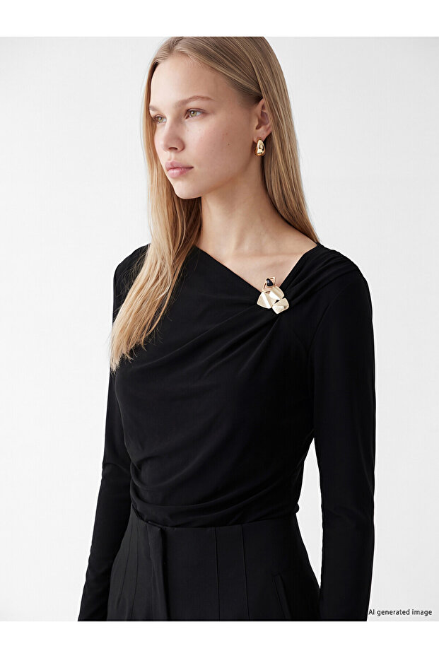 Alita City with a Difference from the Lcw Vision Black Combed Cotton Plain Asymmetrical Collar Long Sleeve Women's Blouse