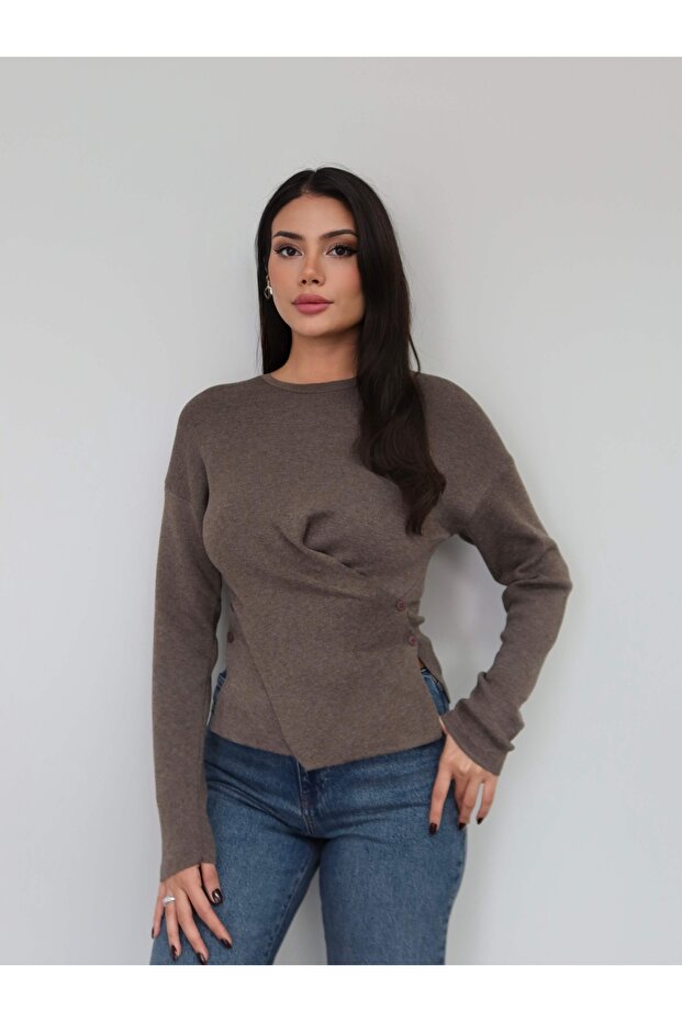 Buttoned Asymmetrical Cut Sweater