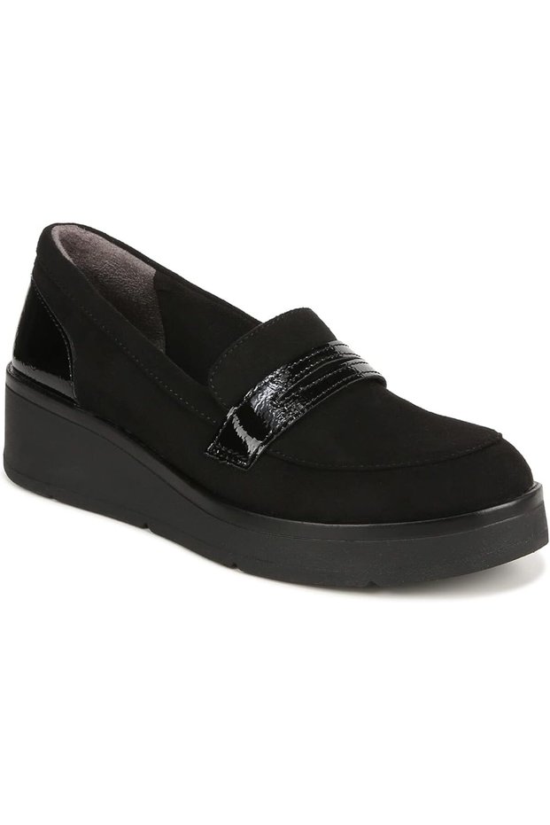 BZees Women's Fast Track Loafer