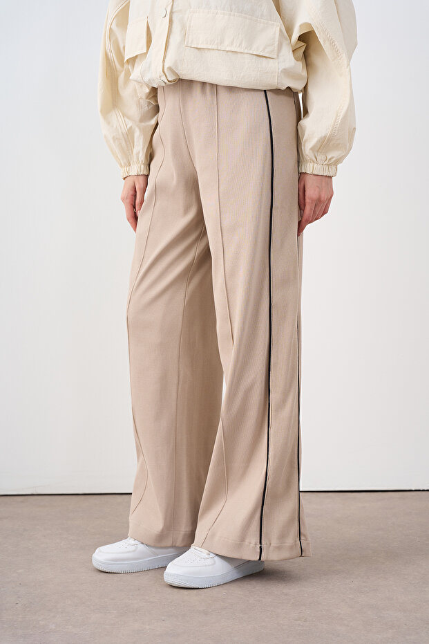 Women's Side Stripe Detail, Elastic Waist and Waistband, Camisole Pants, Cream