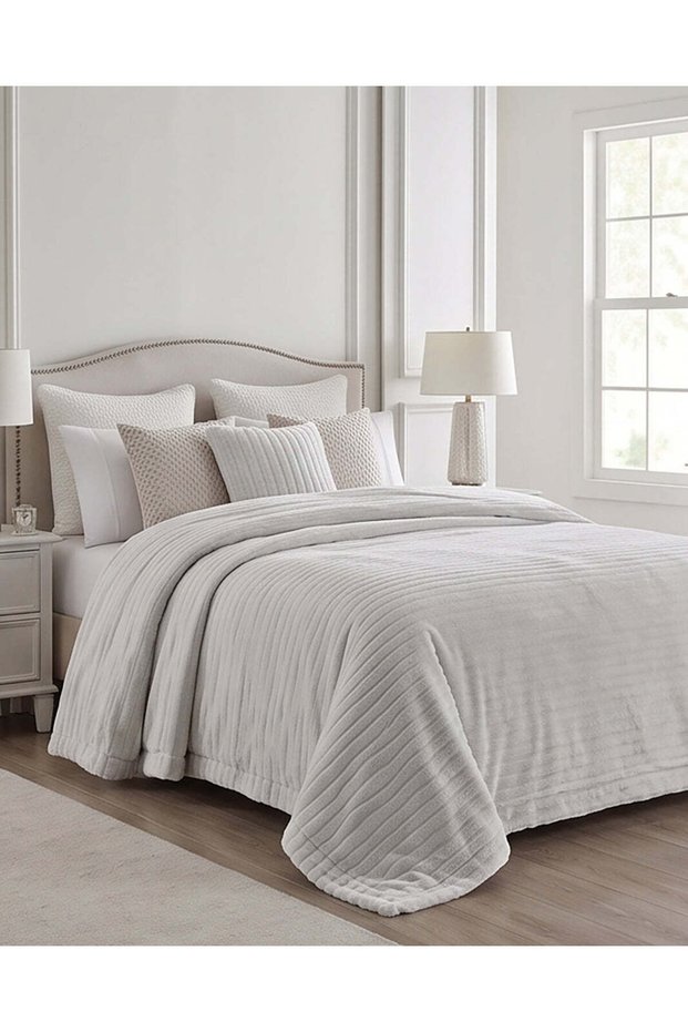 White Striped Jacquard Blanket 200 × 220 cm