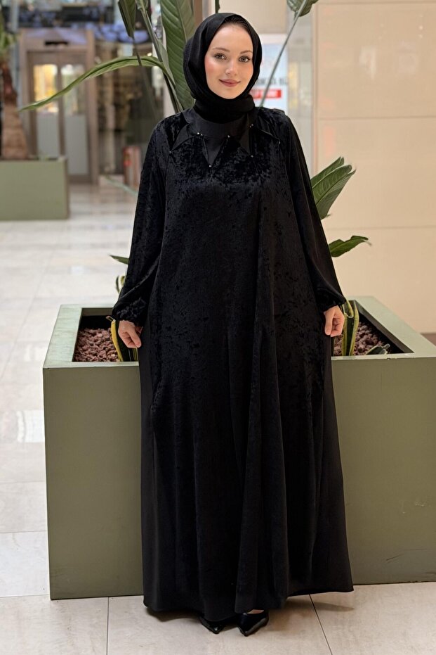 Double Layered Moss Dress with Stone Accessories on the Collar